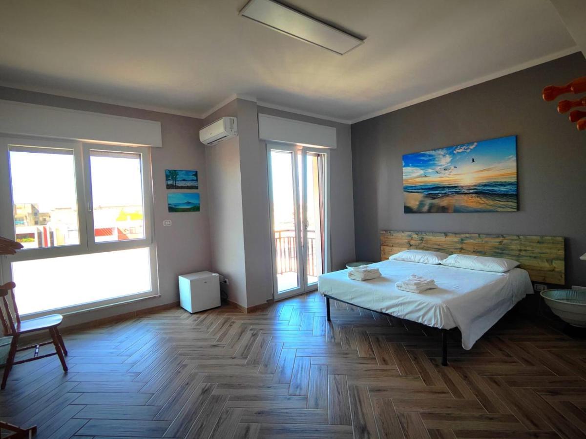 The House Of The Waves Hotel Brindisi Kültér fotó