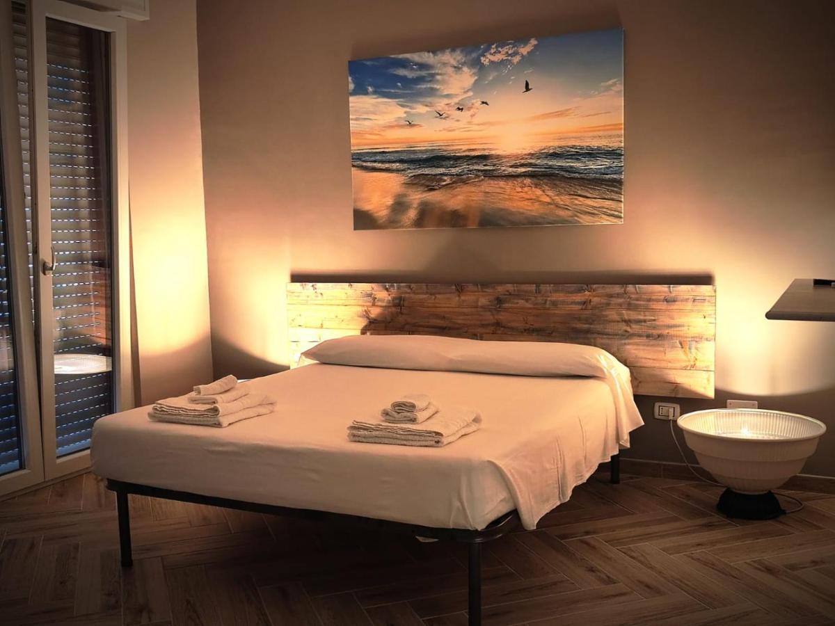 The House Of The Waves Hotel Brindisi Kültér fotó